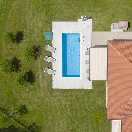 Elegant With Private Pool *