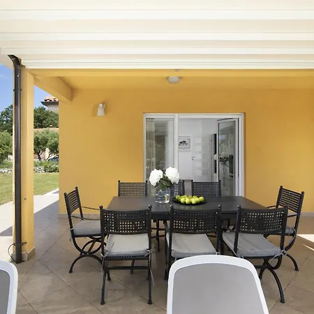 Elegant With Private Pool Sorici