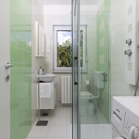 Elegant With Private Pool Vila Sorici
