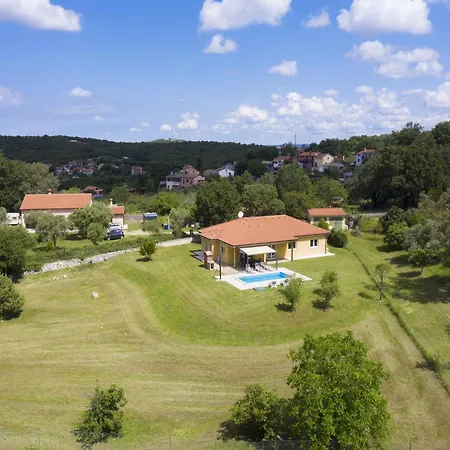 Elegant With Private Pool Vila *