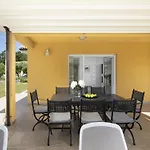 Elegant With Private Pool Sorici