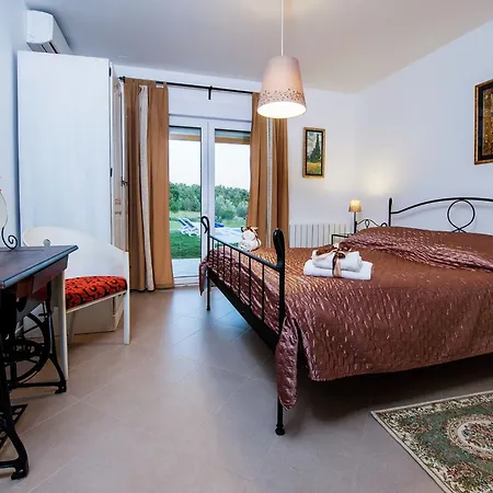 Villa Attractive In With Swimming Pool Sorici