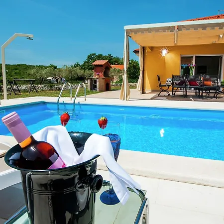 Villa Attractive In With Swimming Pool *