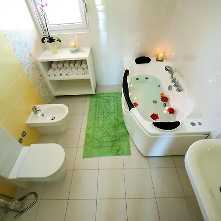 Attractive In With Swimming Pool *