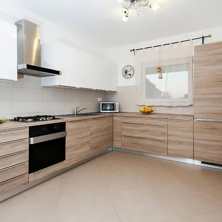 Attractive In With Swimming Pool Villa