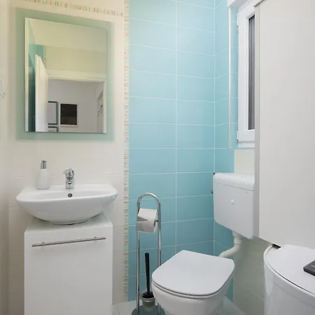 Attractive In With Swimming Pool Sorici