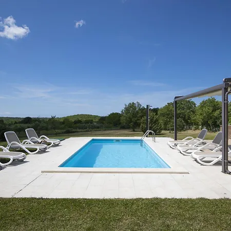 Villa Attractive In With Swimming Pool Sorici