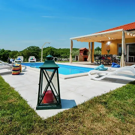 Attractive In With Swimming Pool
